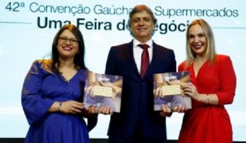 Lançado livro sobre os 22 anos de gestão de Antônio Cesa Longo como presidente da AGAS