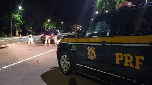 PRF PRENDE TRÊS HOMENS COM MAIS DE 102 QUILOS DE MACONHA, EM VACARIA