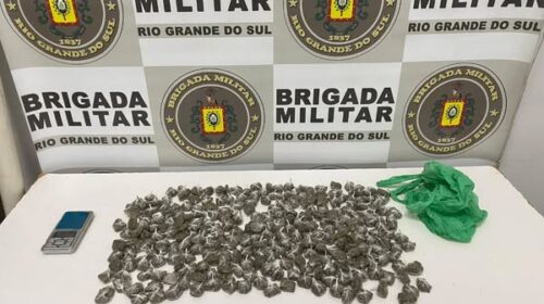 BRIGADA MILITAR APREENDE 275 PORÇÔES DE MACONHA, EM FARROUPILHA