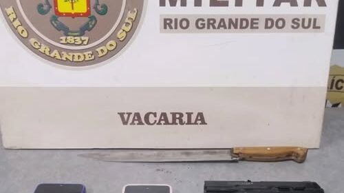 BRIGADA MILITAR PRENDE HOMEM COM SIMULACRO DE ARMA DE FOGO, EM VACARIA