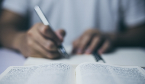 Com apoio da Diocese de Caxias do Sul, UCS lança curso superior de Teologia durante a Semana Teológica 2025