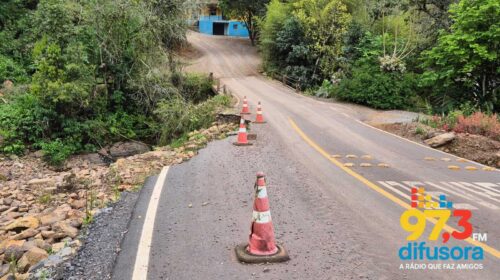 HOMEM MORRE APÓS CAPOTAMENTO DE CARRETO AGRÍCOLA, LINHA ROSÁRIO, INTERIOR DE BENTO GONÇALVES