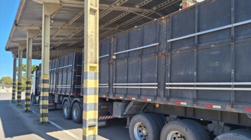 Operações no Posto Fiscal Passo do Socorro, em Vacaria, apontam novas irregularidades em cargas de vidros e granitos