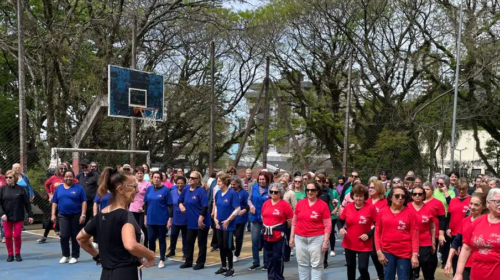 Dançando na Praça enfatizou os benefícios do envelhecimento ativo em Bento